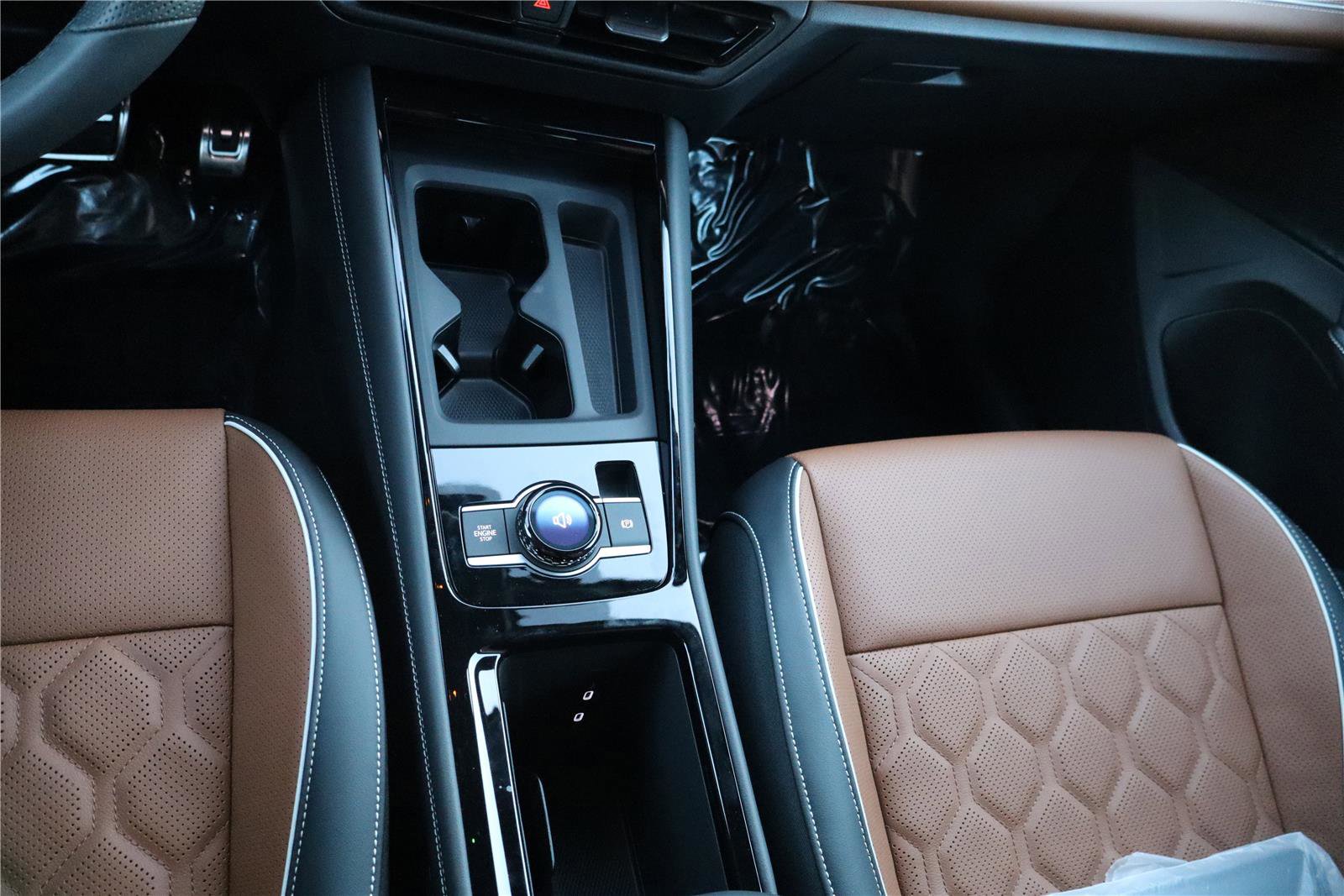 New 2026 Volkswagen Tiguan SEL R-Line image 21