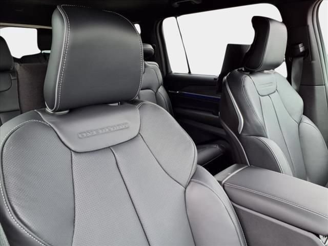 New 2025 Jeep Grand Cherokee L Overland w/ Advanced Protech Group III AWD/4WD image 22