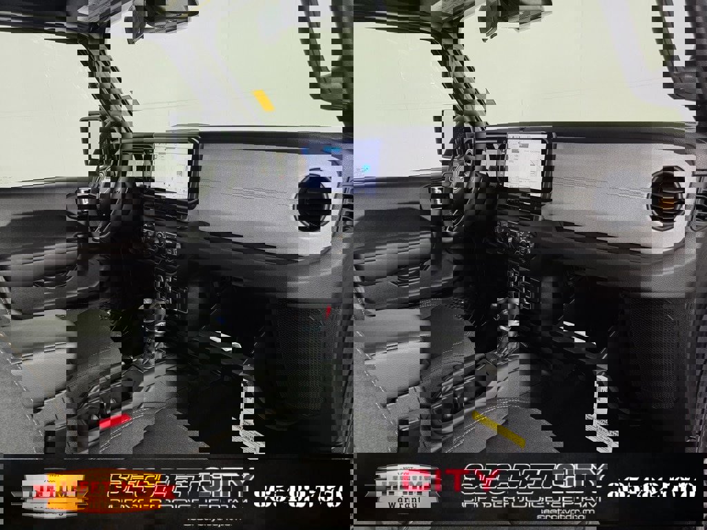 New 2025 Jeep Gladiator Sport image 30