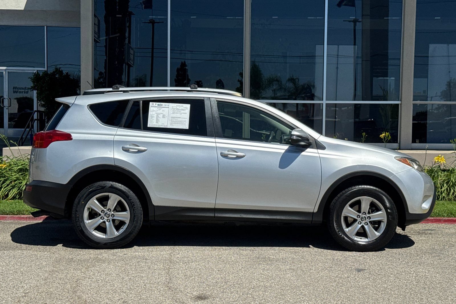 Used 2015 Toyota RAV4 XLE FWD image 3
