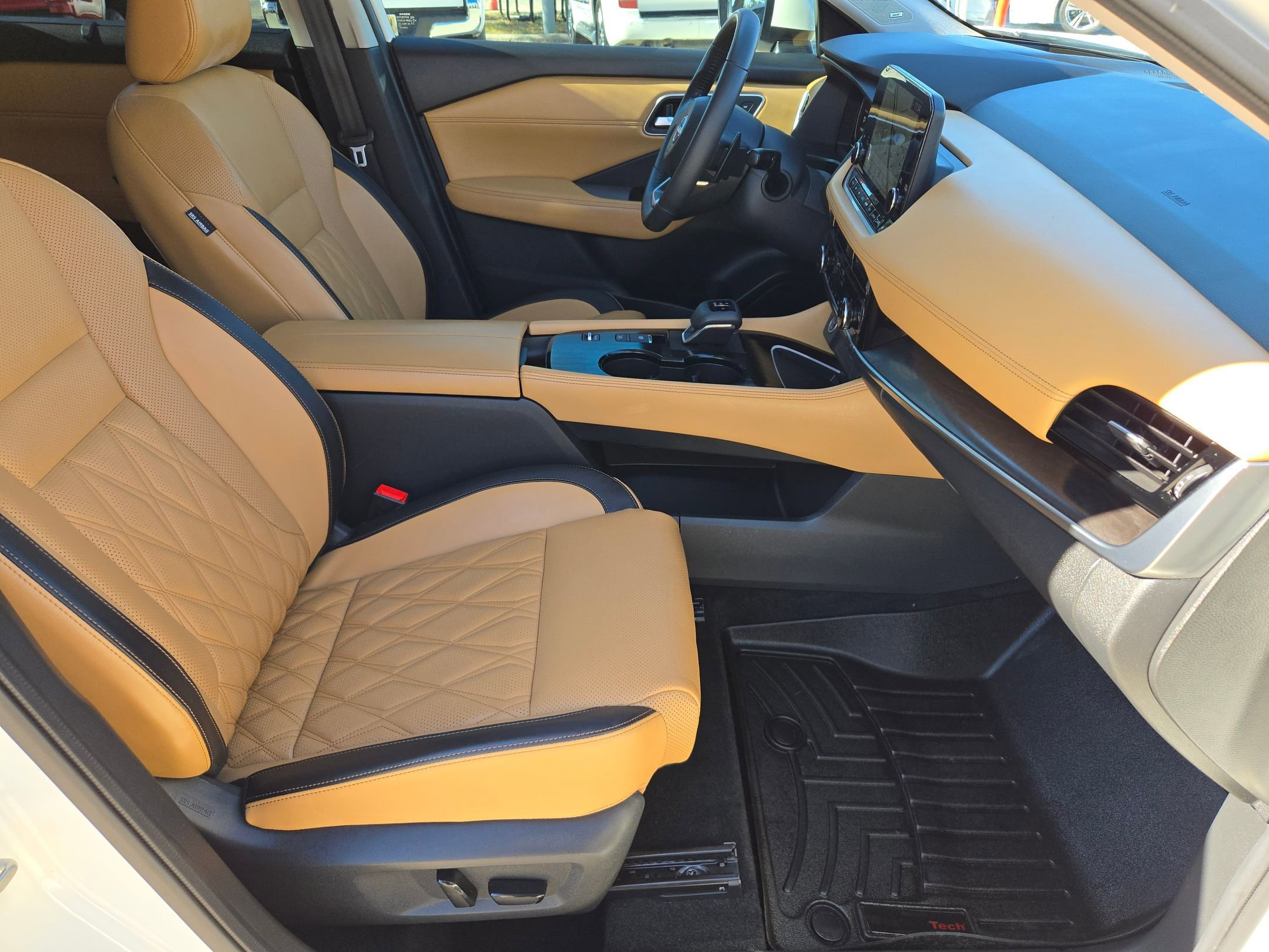 Used 2023 Nissan Rogue Platinum w/ Platinum Premium Package image 29