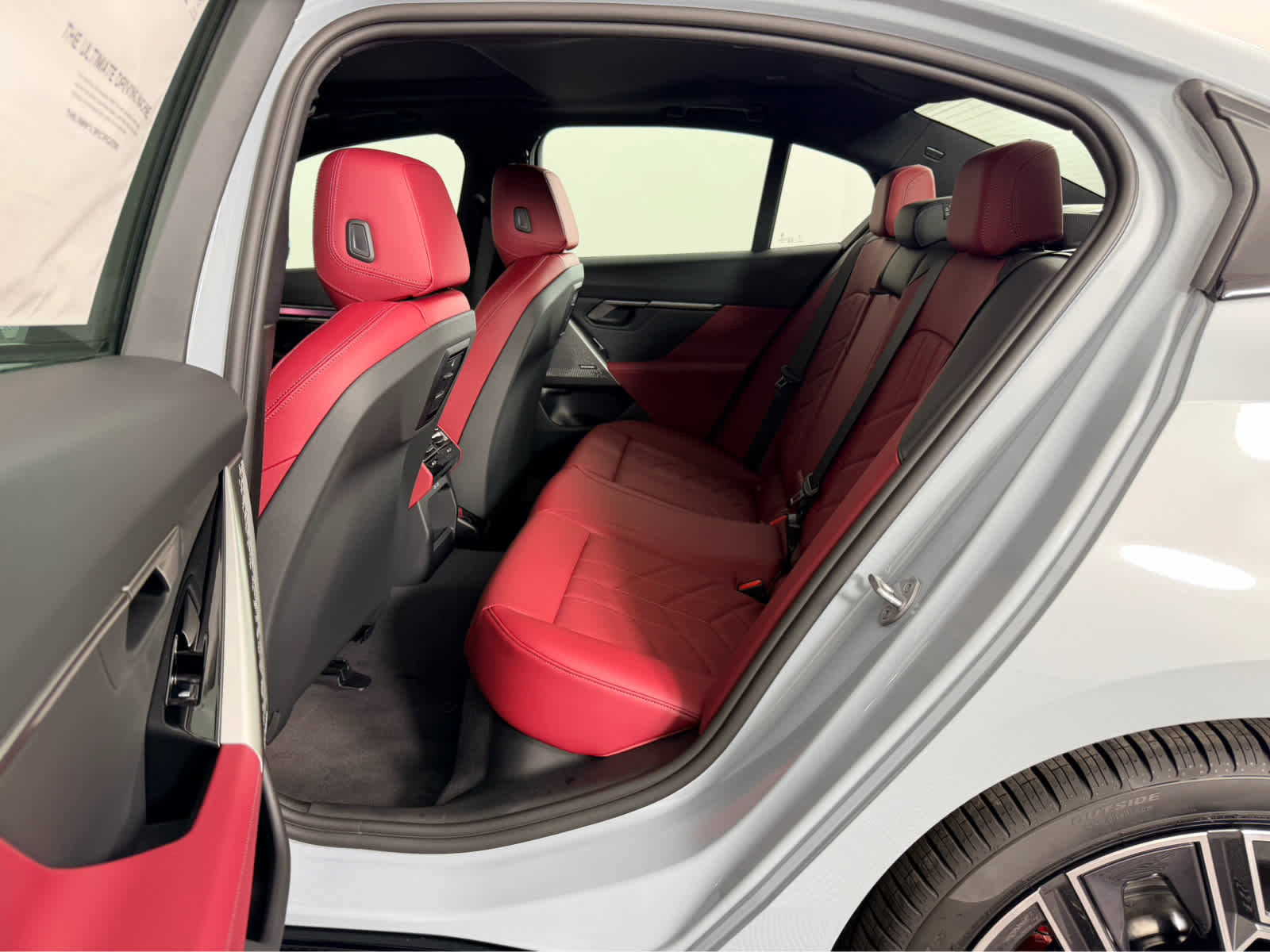 New 2026 BMW i5 eDrive40 w/ M Sport Package image 17