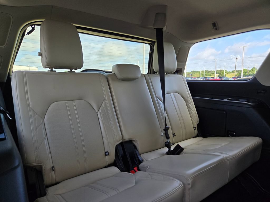 Used 2021 Ford Expedition Platinum RWD image 26