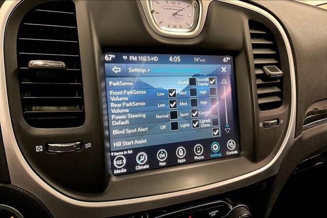 Used 2023 Chrysler 300 Touring L w/ Popular Equipment Group image 34