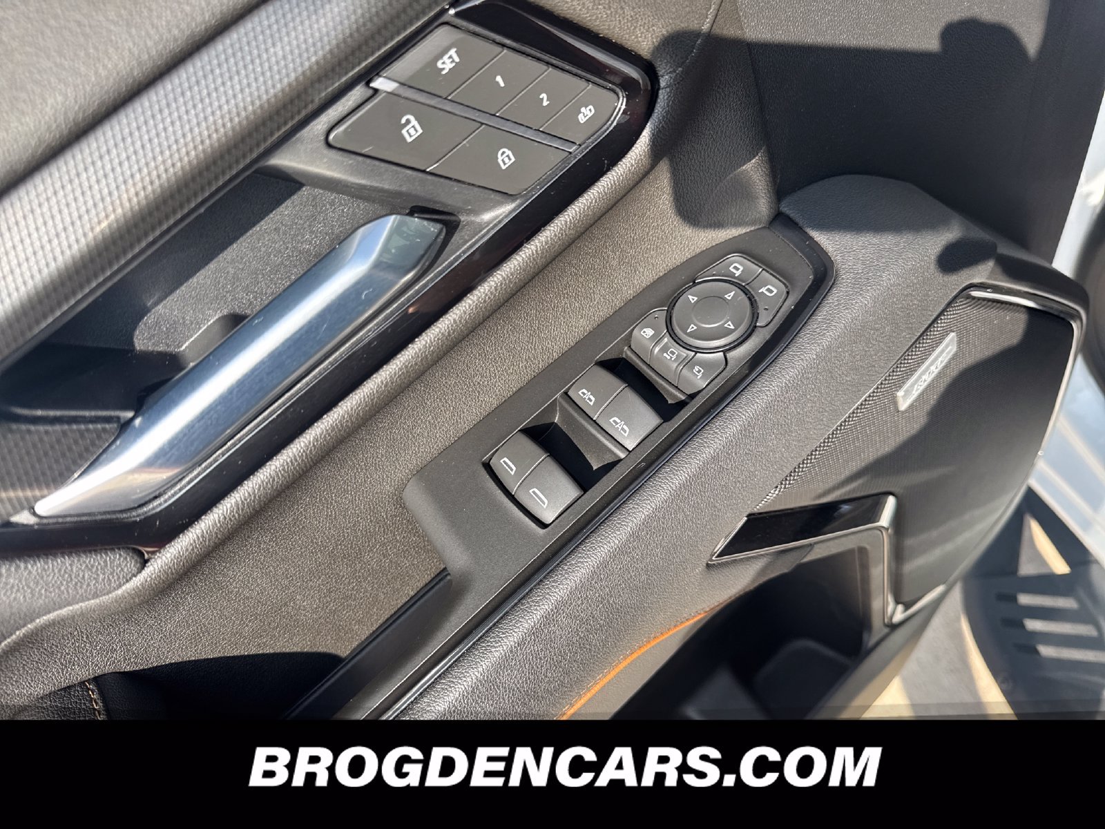 Used 2026 GMC Sierra 3500 AT4 AWD/4WD image 8