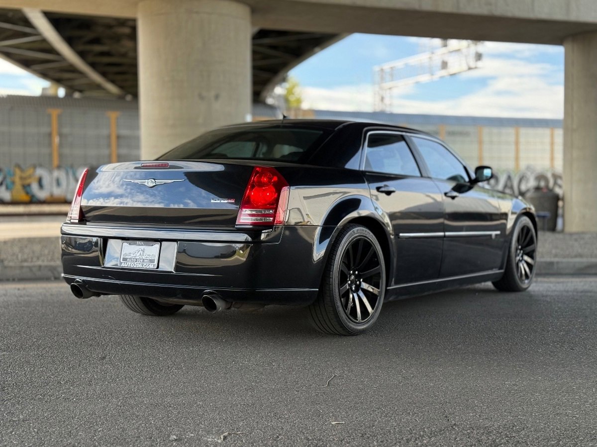 Used 2008 Chrysler 300 SRT8 w/ SRT Option Group II RWD image 3