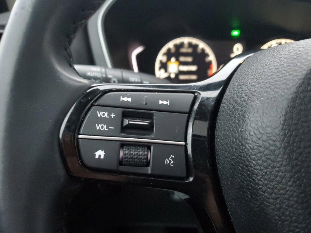 Used 2023 Honda Pilot Touring image 16