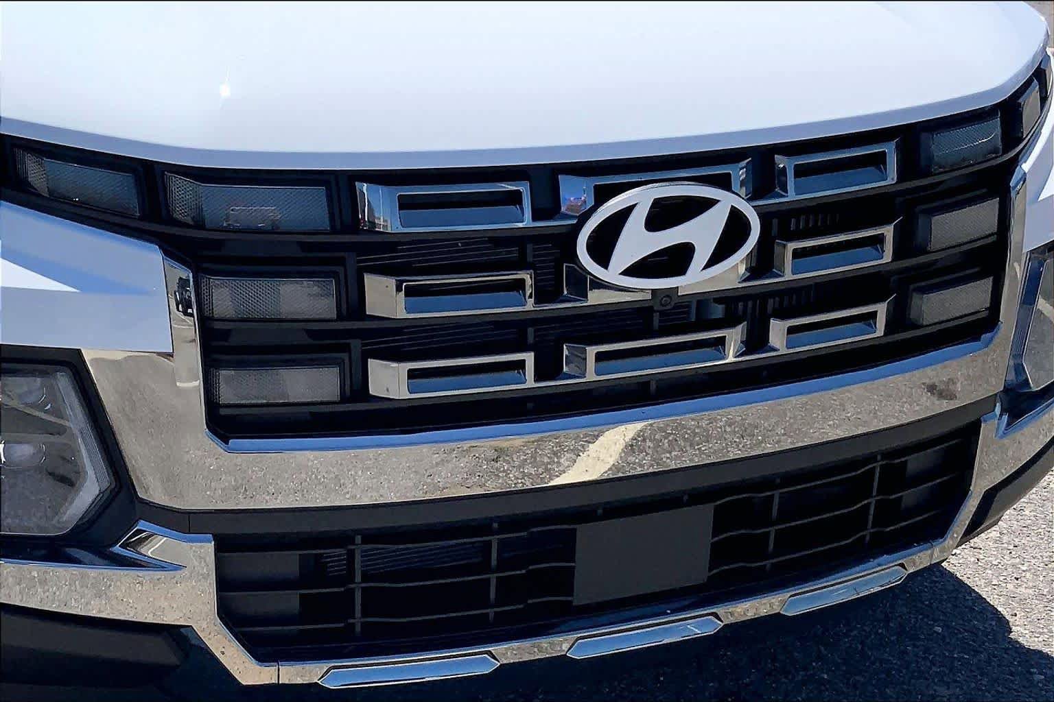 Used 2025 Hyundai Santa Cruz Limited AWD/4WD image 30