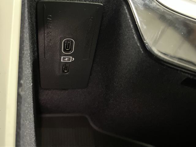 Used 2024 Volvo XC90 B6 Plus w/ Protection Package Premier image 24
