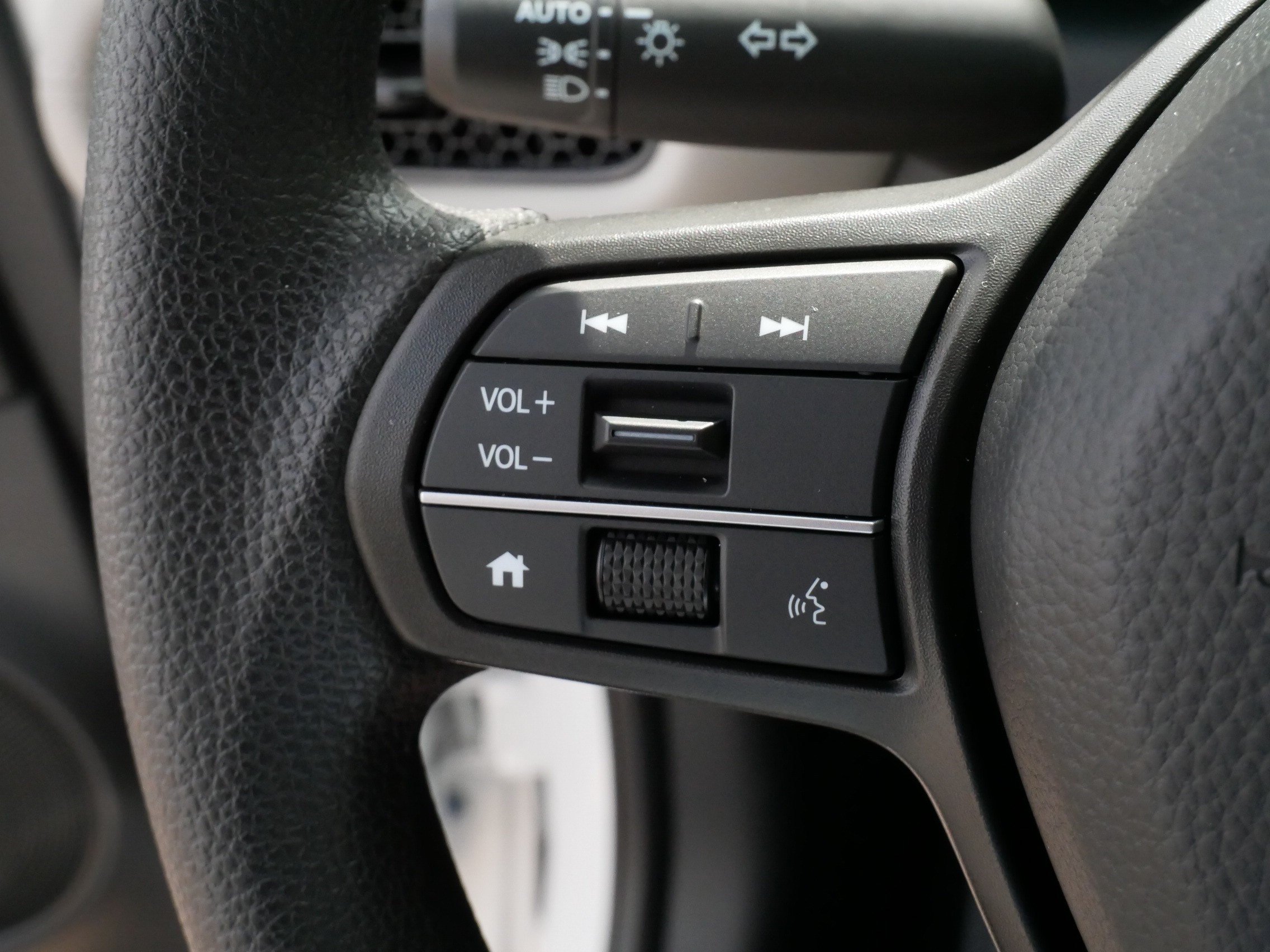 Certified 2026 Honda HR-V LX image 27