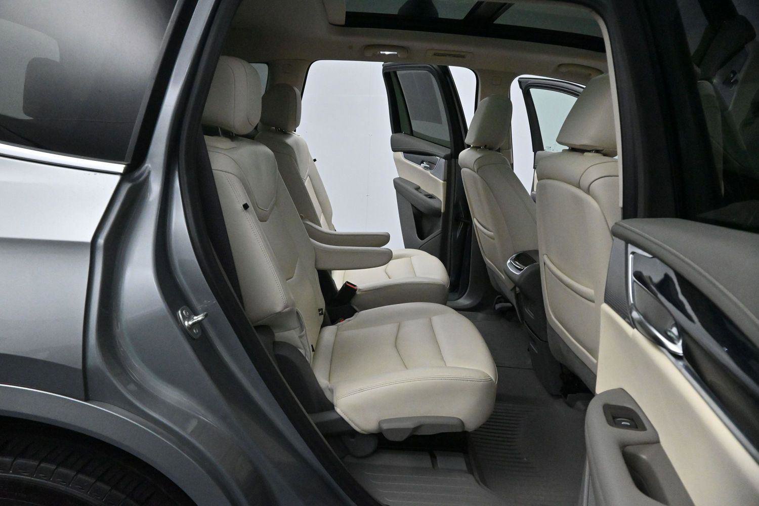 Certified 2025 Cadillac XT6 Premium Luxury w/ Technology Package FWD image 35