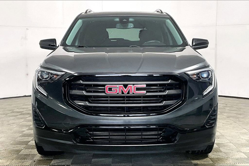 Used 2020 GMC Terrain SLE w/ Driver Convenience Package image 3