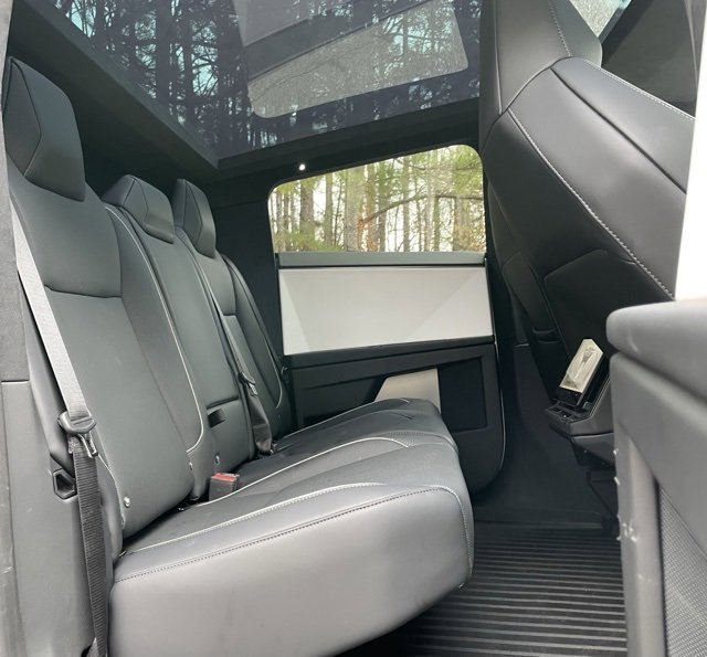 Used 2024 Tesla Cybertruck AWD Crew Cab image 18