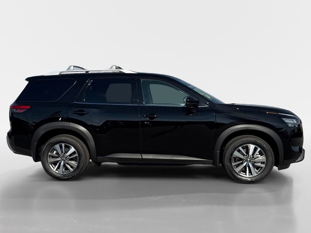 New 2025 Nissan Pathfinder SL w/ Black Appearance Package image 4