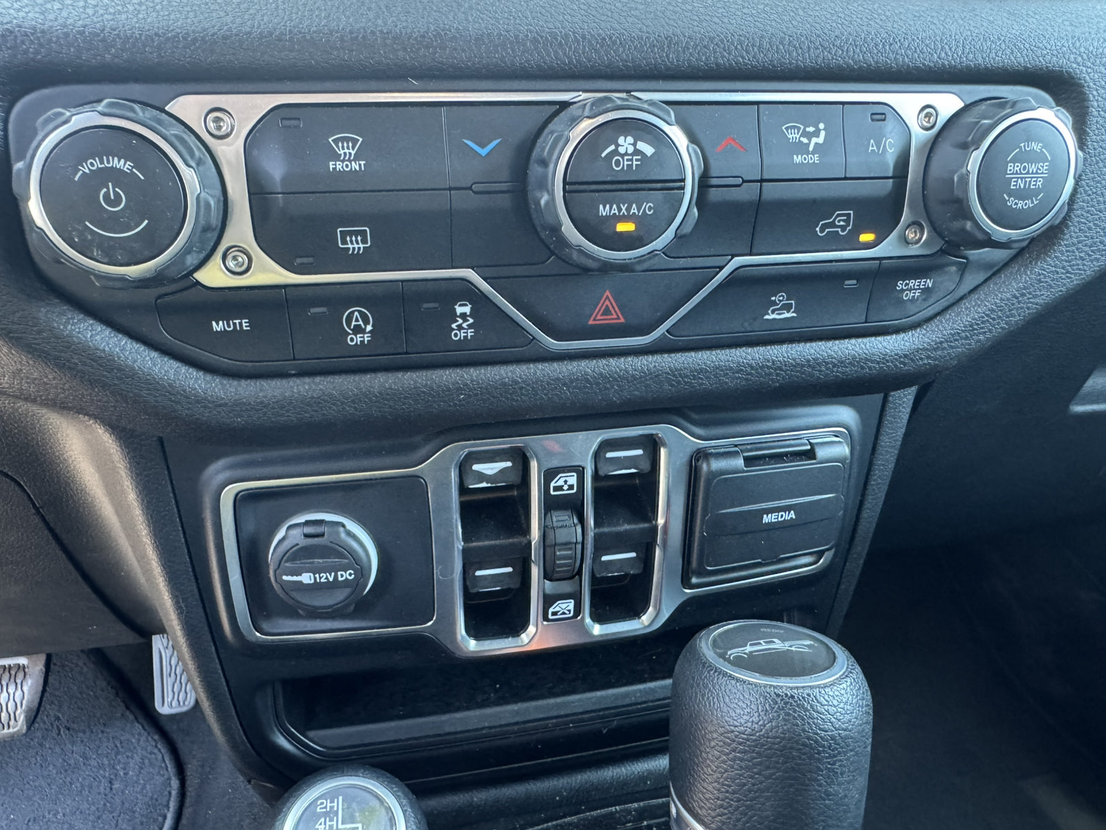 Used 2024 Jeep Gladiator Sport AWD/4WD image 29