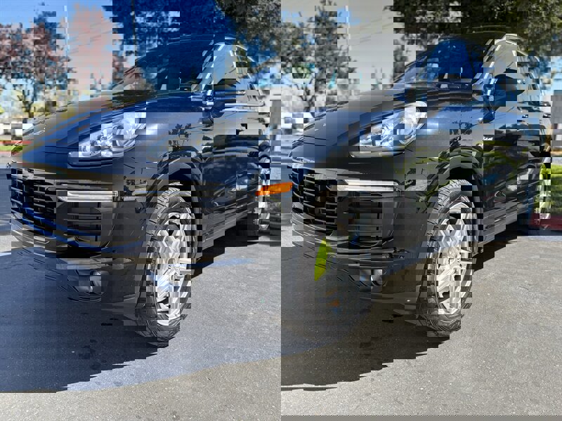 Used 2017 Porsche Cayenne S image 7