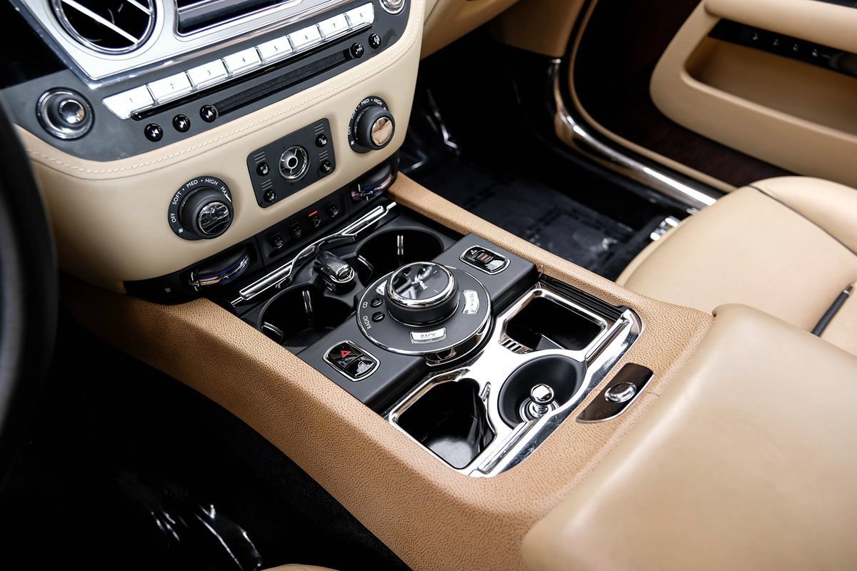 Used 2016 Rolls-Royce Wraith RWD image 24