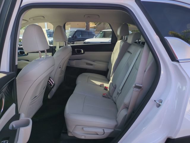 Certified 2025 Kia Sorento S AWD/4WD image 29