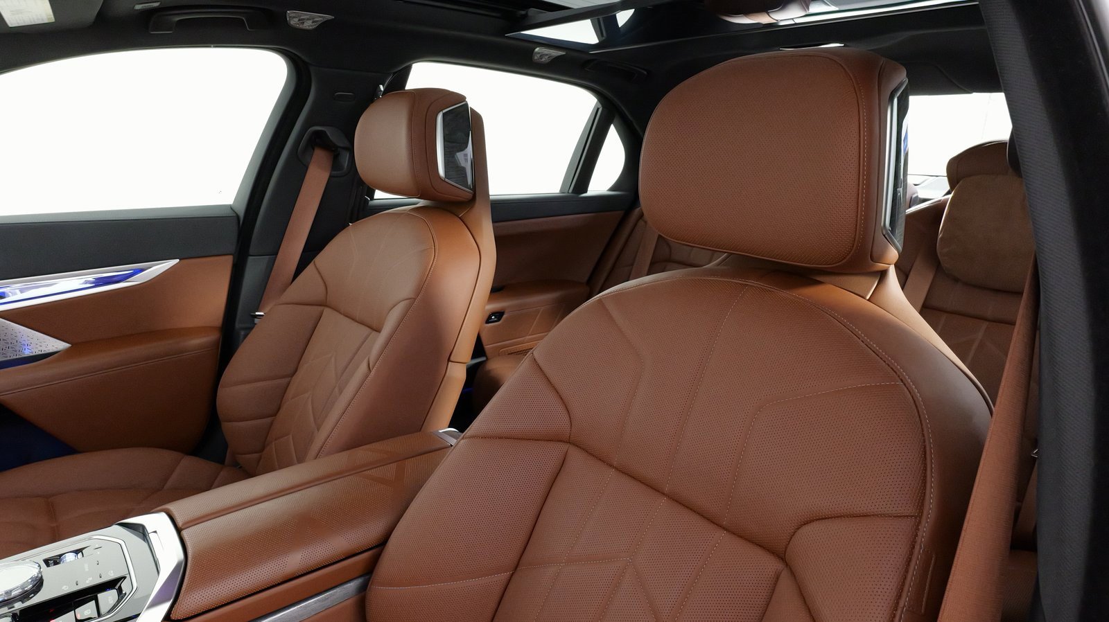 Used 2023 BMW i7 xDrive60 image 37