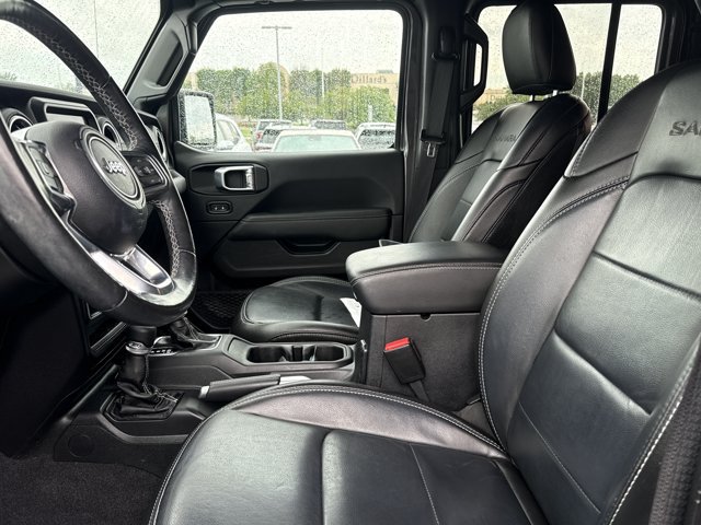 Used 2021 Jeep Wrangler Unlimited Sahara w/ Cold Weather Group AWD/4WD image 5