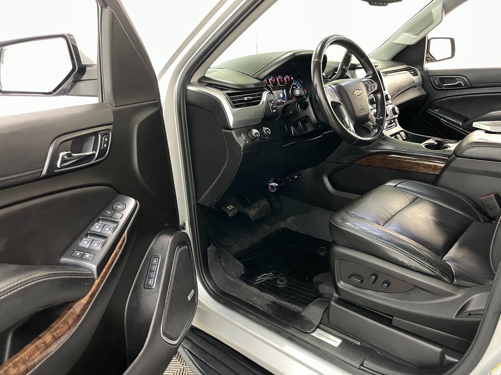 Used 2019 Chevrolet Suburban LT image 26