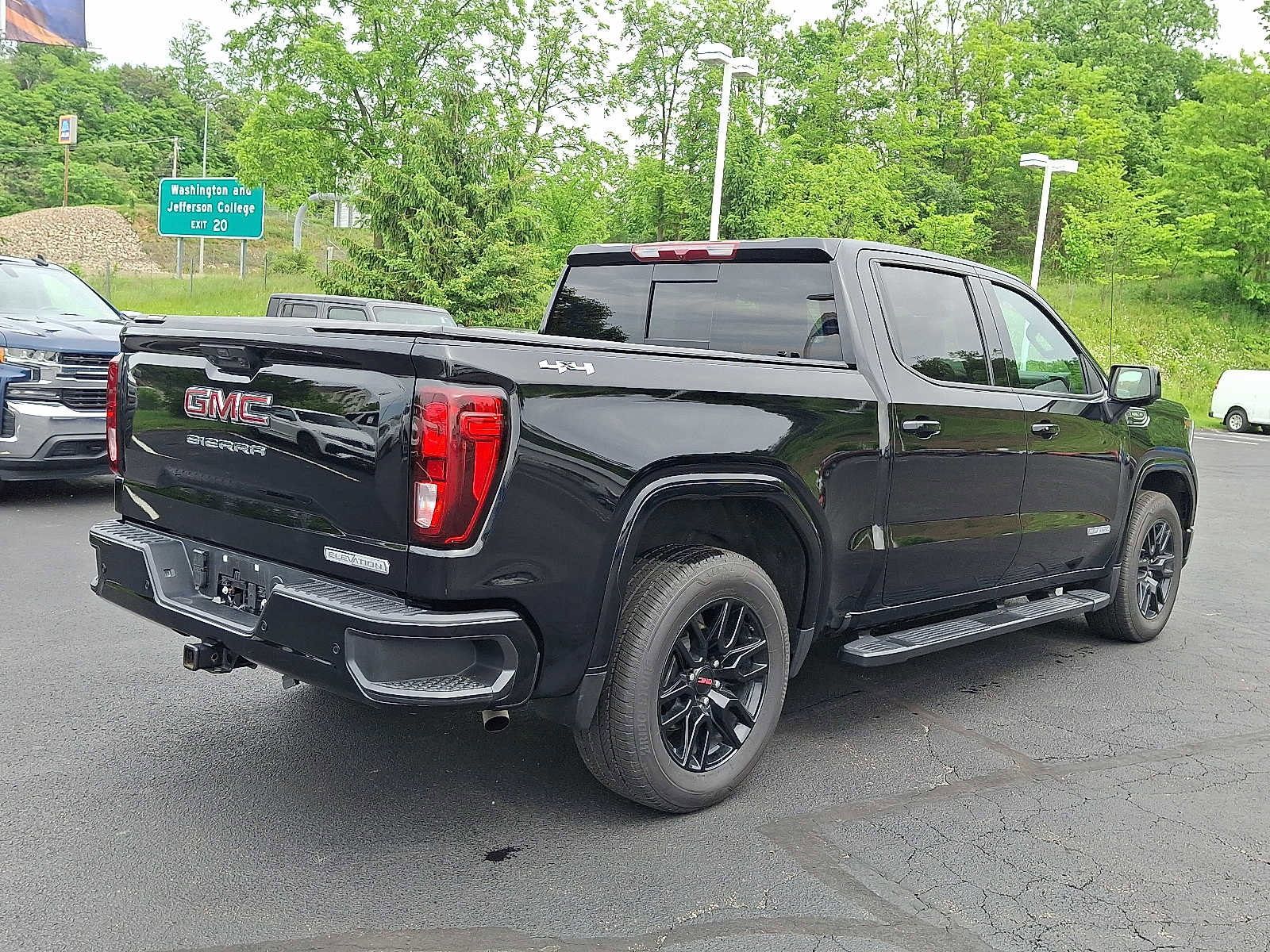 Used 2026 GMC Sierra 1500 Elevation w/ Elevation Premium Package AWD/4WD image 6