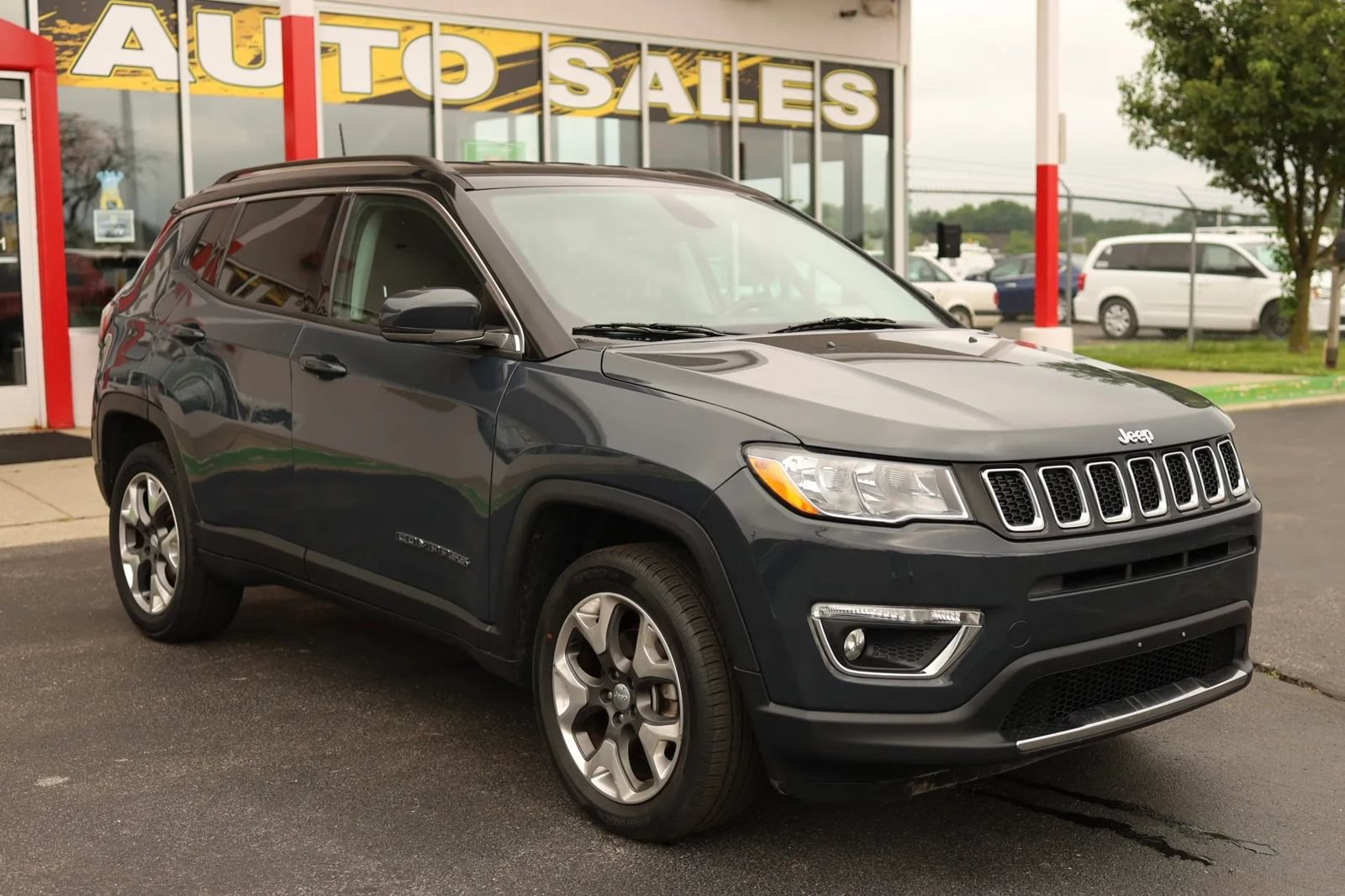 Used 2018 Jeep Compass Limited AWD/4WD image 3