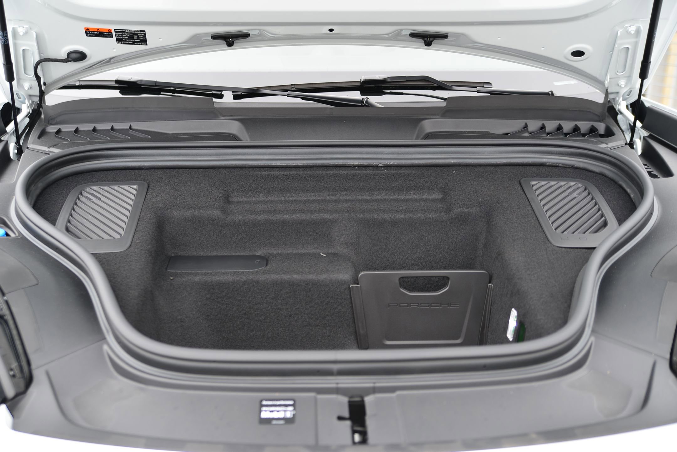New 2025 Porsche Macan Electric RWD image 21