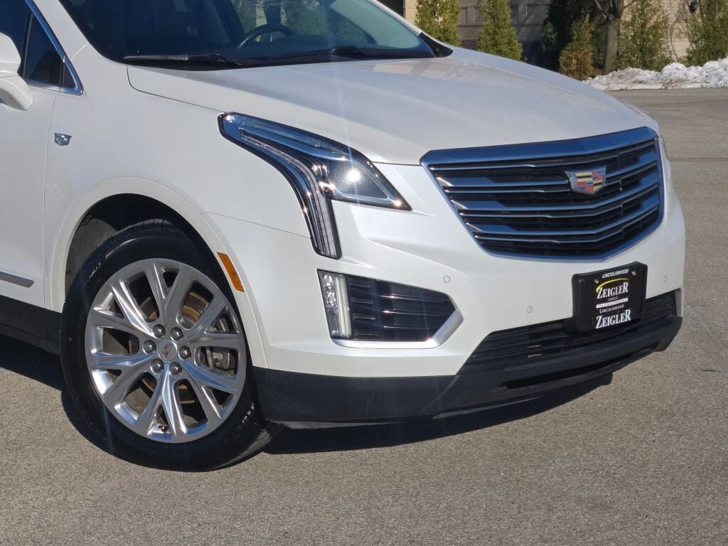 Used 2018 Cadillac XT5 Luxury w/ Driver Awareness Package image 2