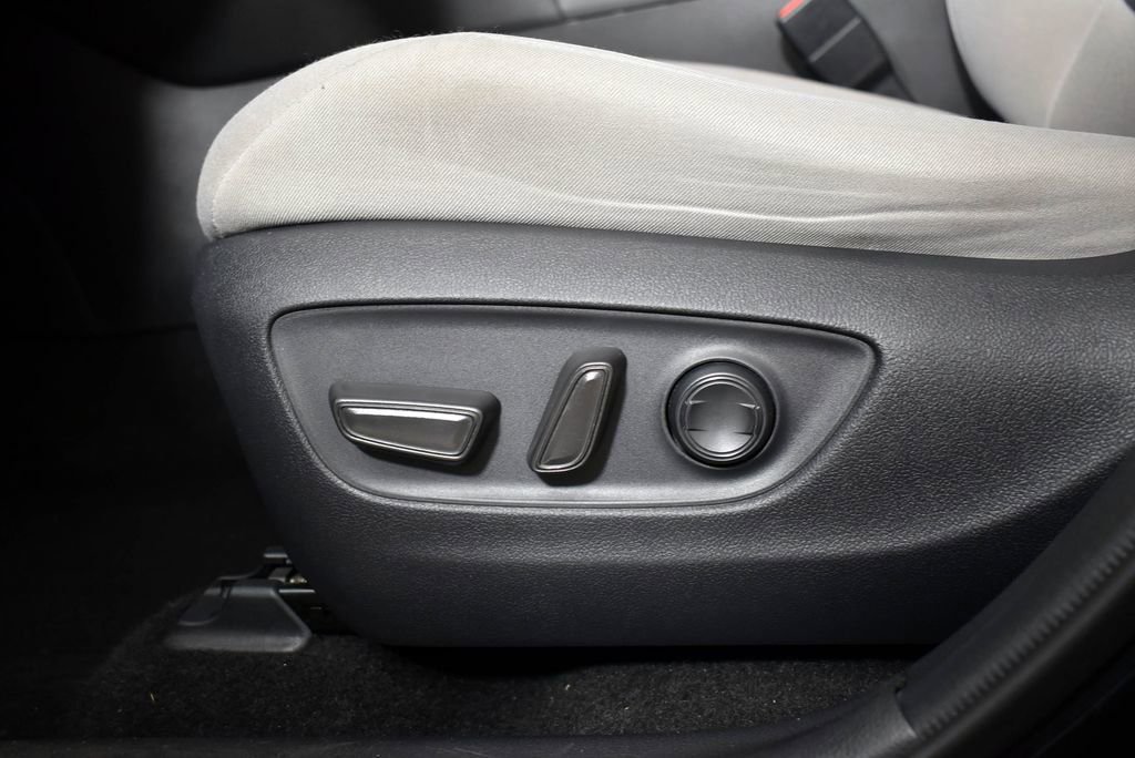 Used 2021 Toyota RAV4 XLE image 12