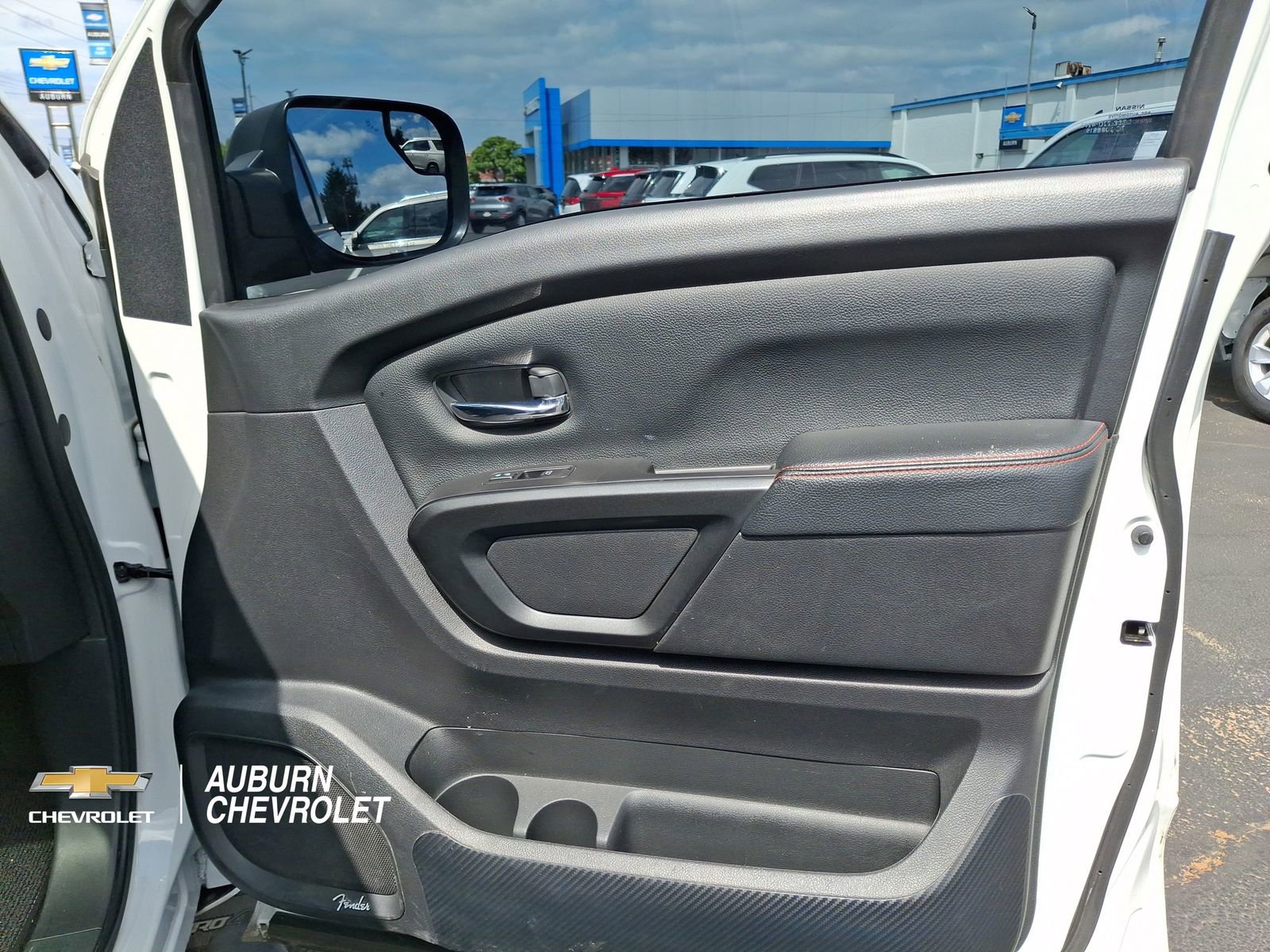 Used 2021 Nissan Titan PRO-4X w/ Pro-4x Convenience Package AWD/4WD image 24