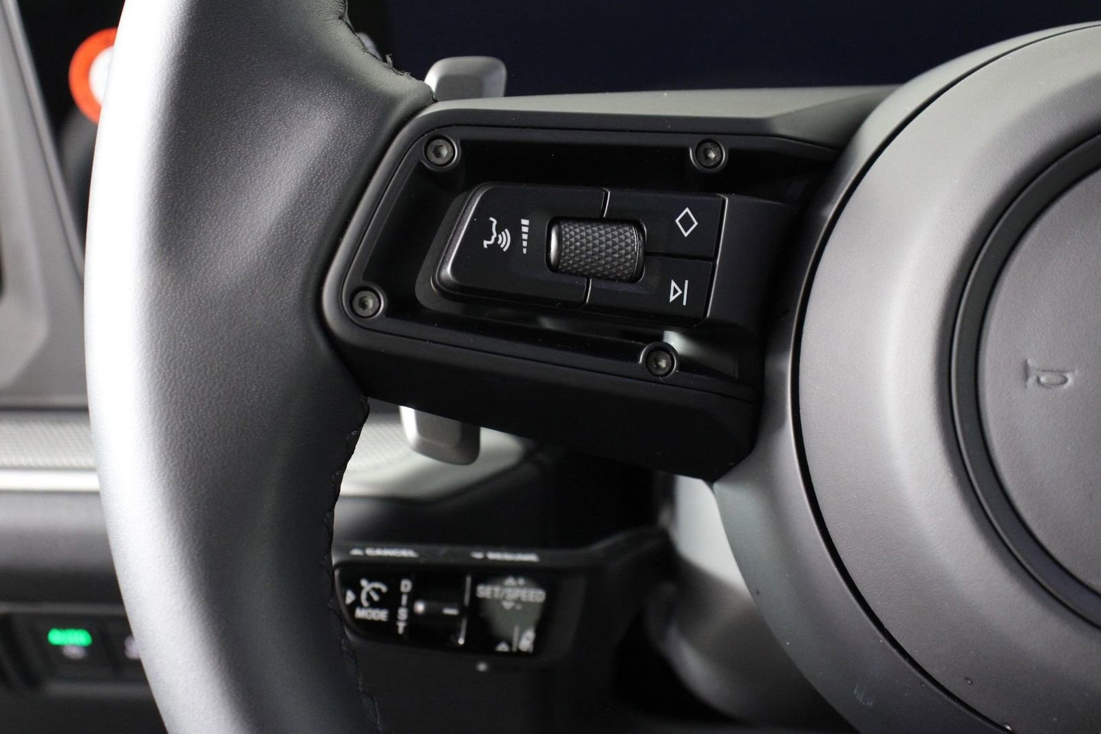 Certified 2025 Porsche Cayenne S image 14