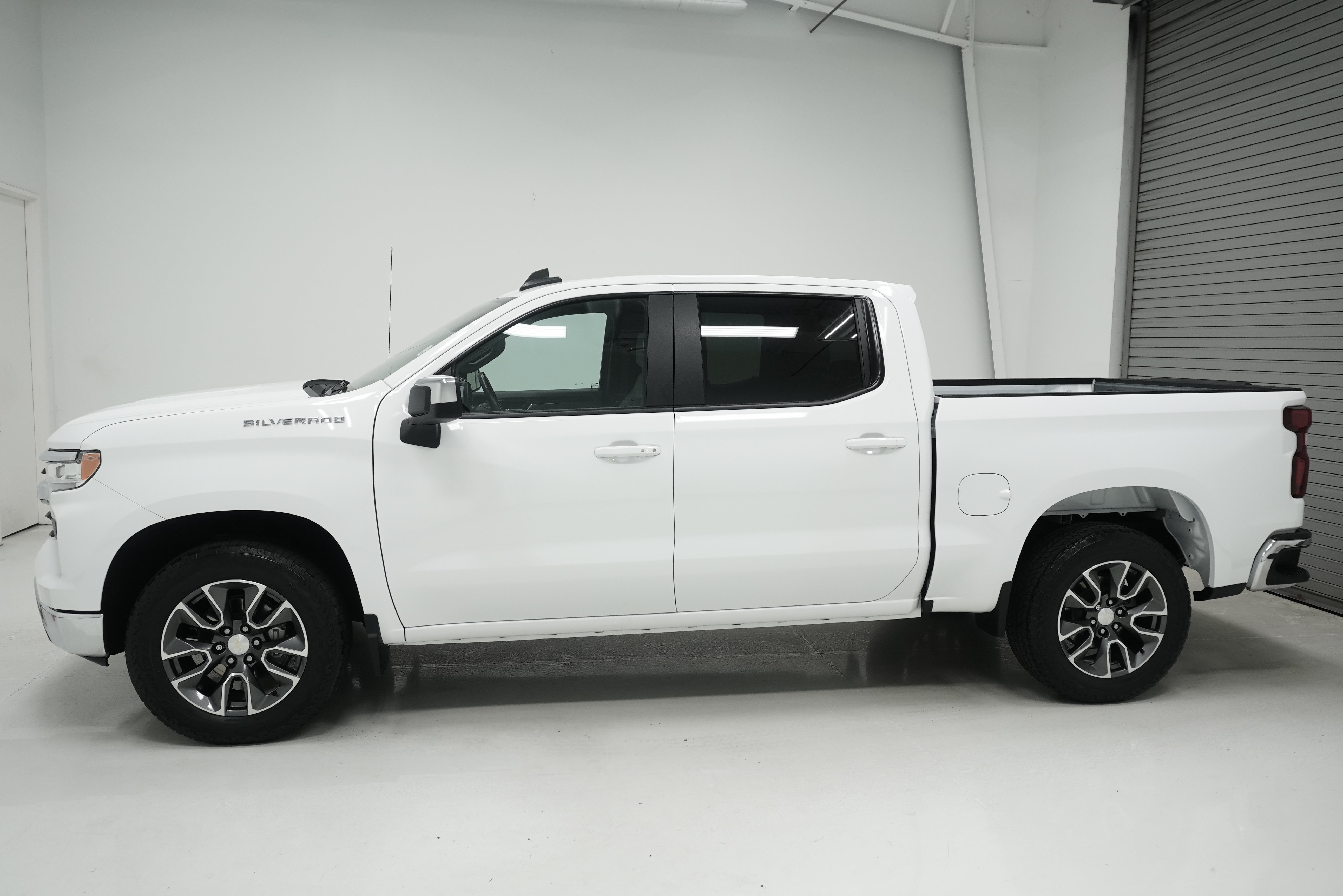 Used 2023 Chevrolet Silverado 1500 LT RWD image 6