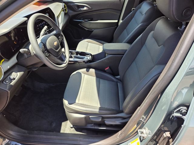 Certified 2025 Chevrolet Trax LT FWD image 10
