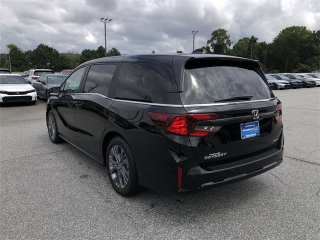 New 2026 Honda Odyssey Touring image 4