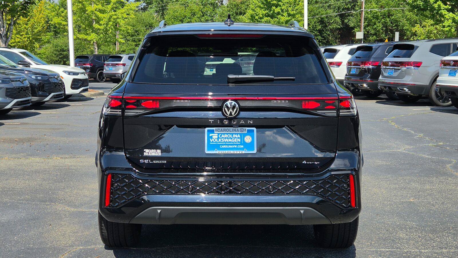 New 2026 Volkswagen Tiguan SEL R-Line AWD/4WD image 4