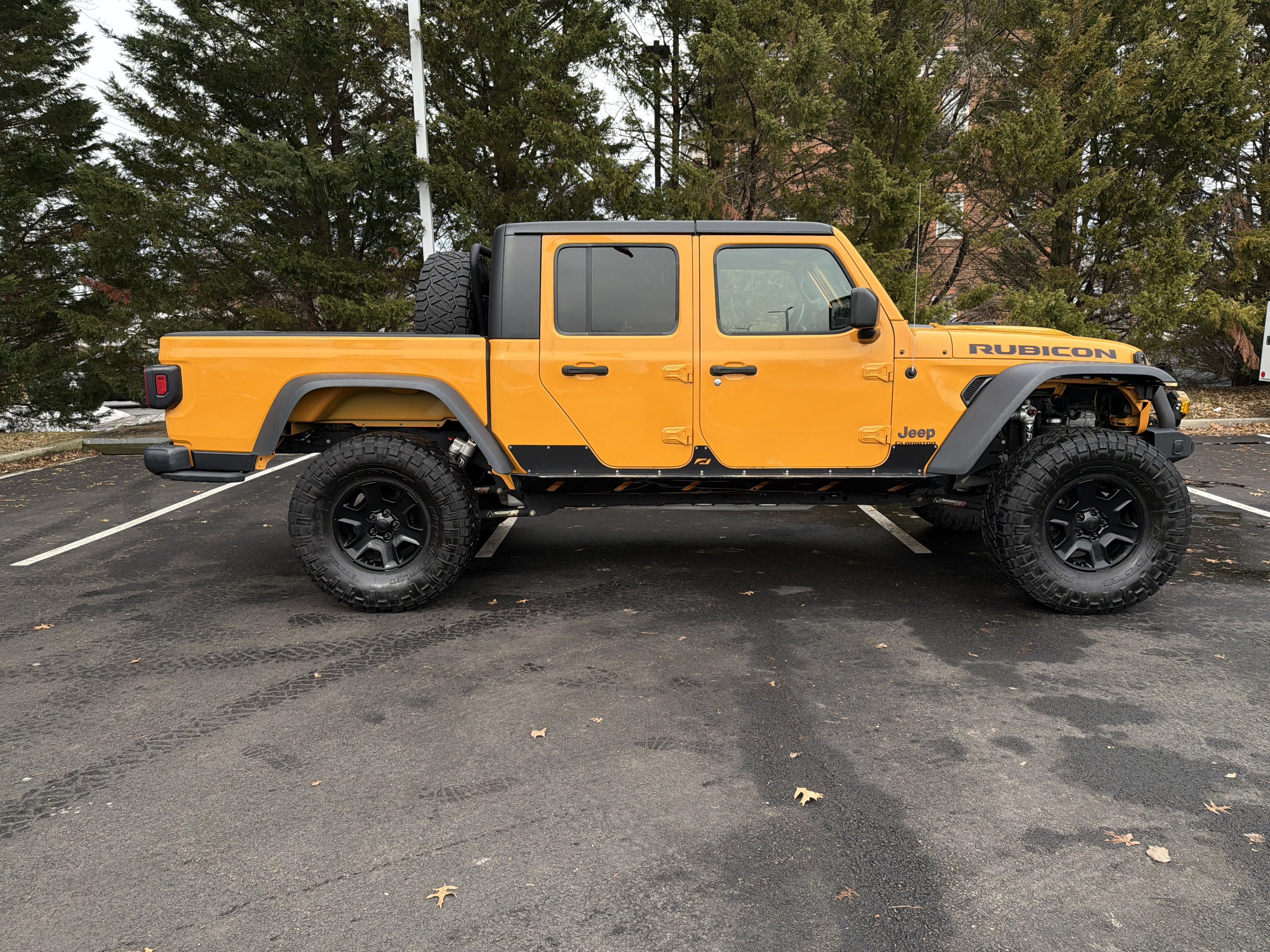 Used 2021 Jeep Gladiator Rubicon w/ Cold Weather Group image 11