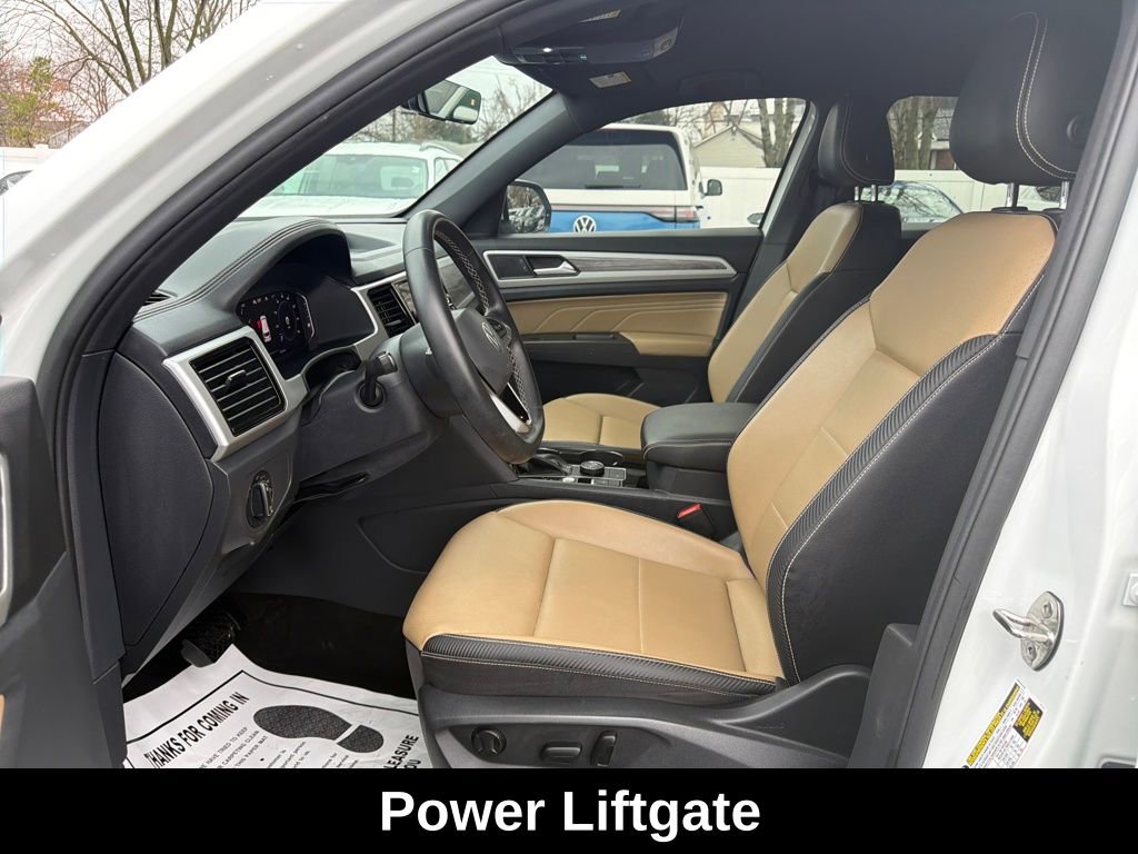 Used 2022 Volkswagen Atlas Cross Sport SE w/ Black Wheel Package image 11