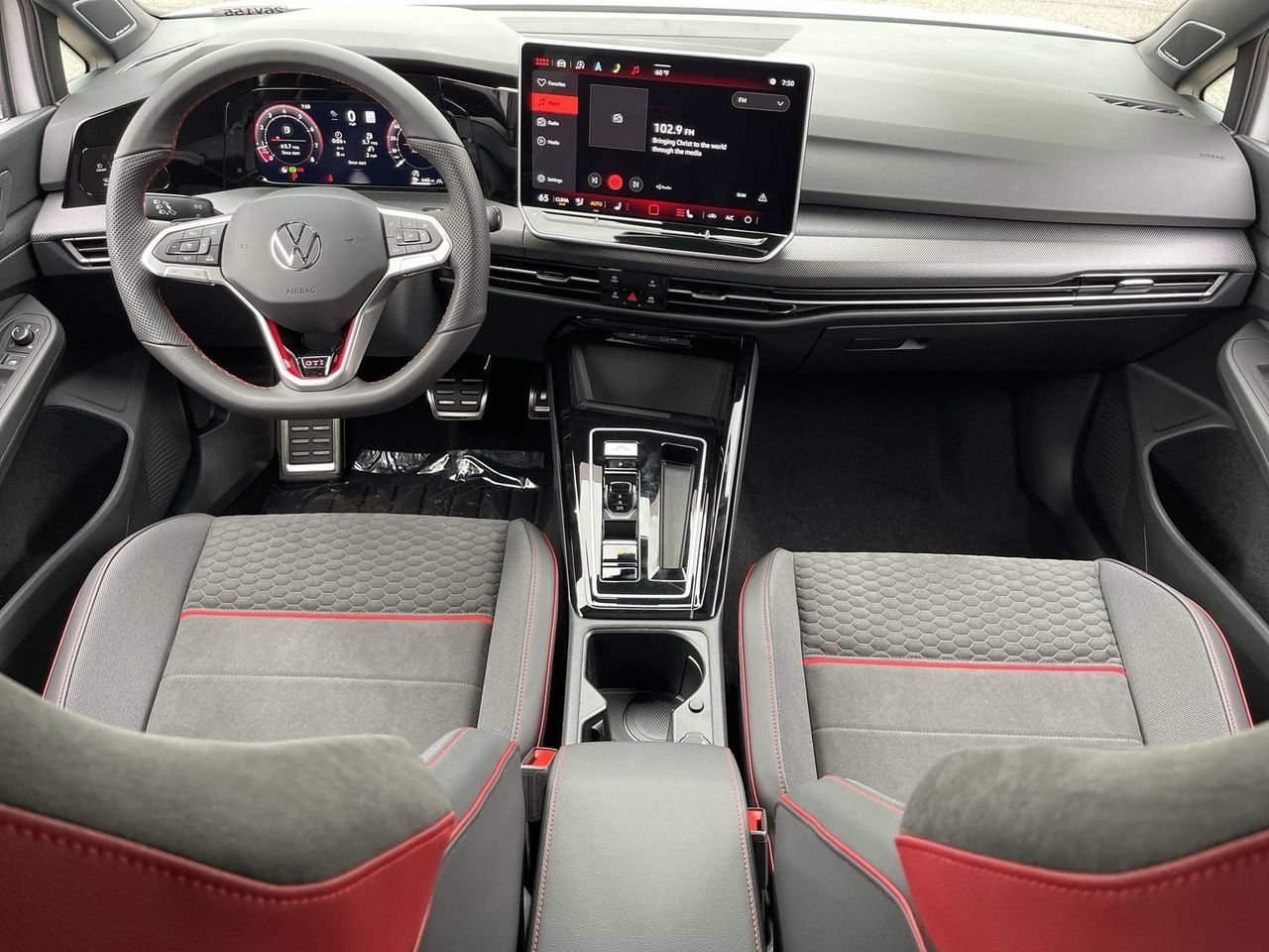 New 2026 Volkswagen GTI SE FWD image 11