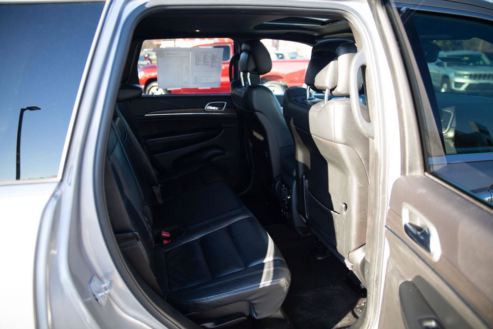 Used 2018 Jeep Grand Cherokee Limited image 23