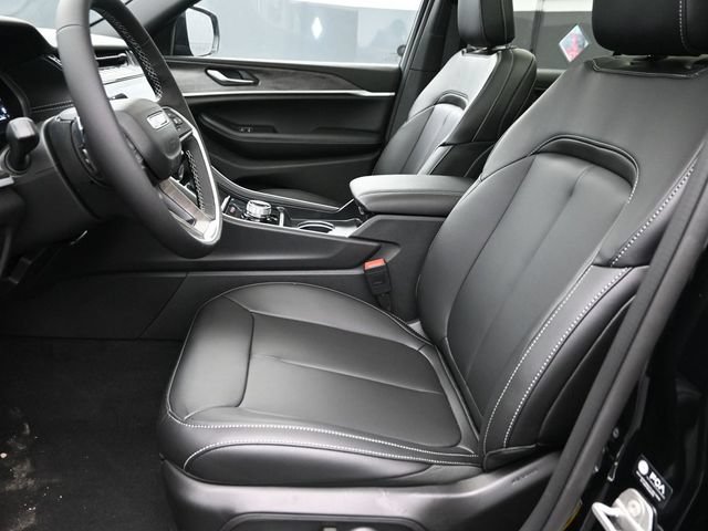 New 2026 Jeep Grand Cherokee Limited w/ Limited Altitude Package RWD image 15