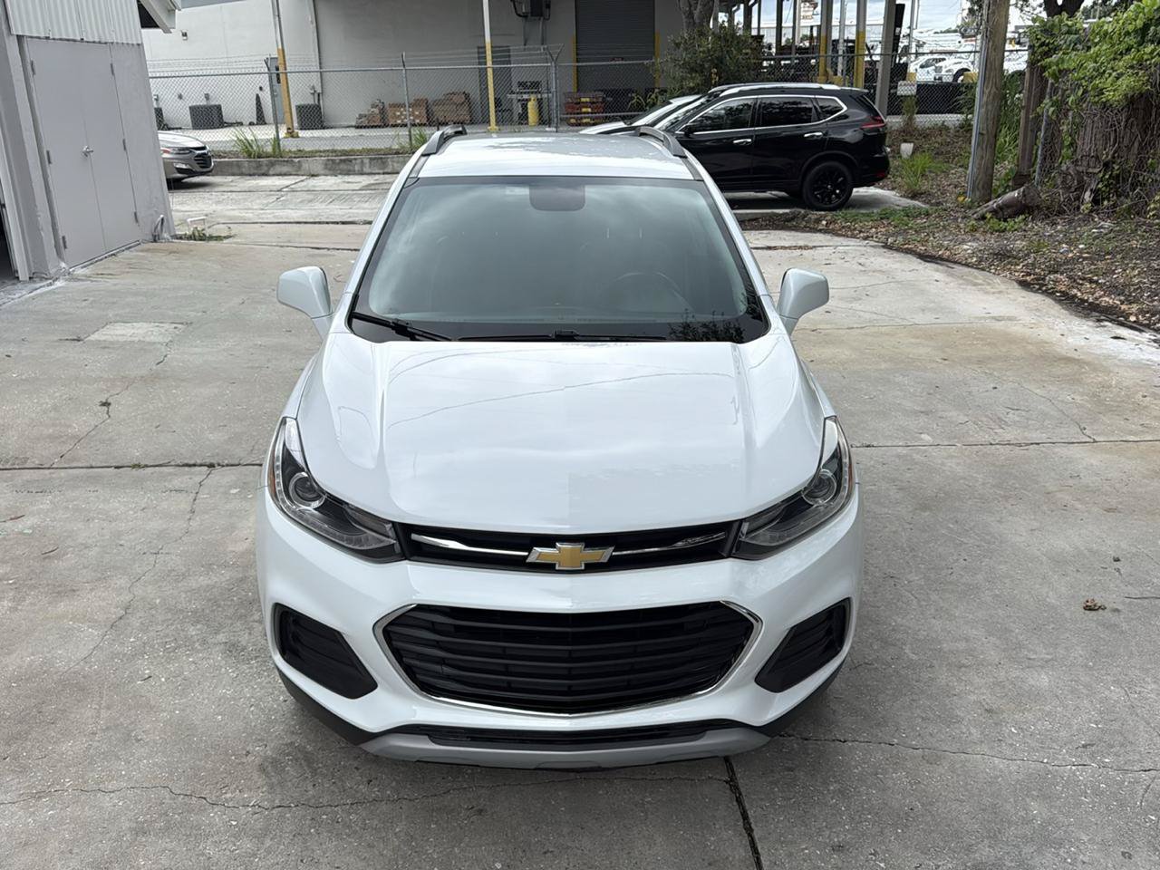 Used 2019 Chevrolet Trax LT w/ LT Convenience Package AWD/4WD image 2