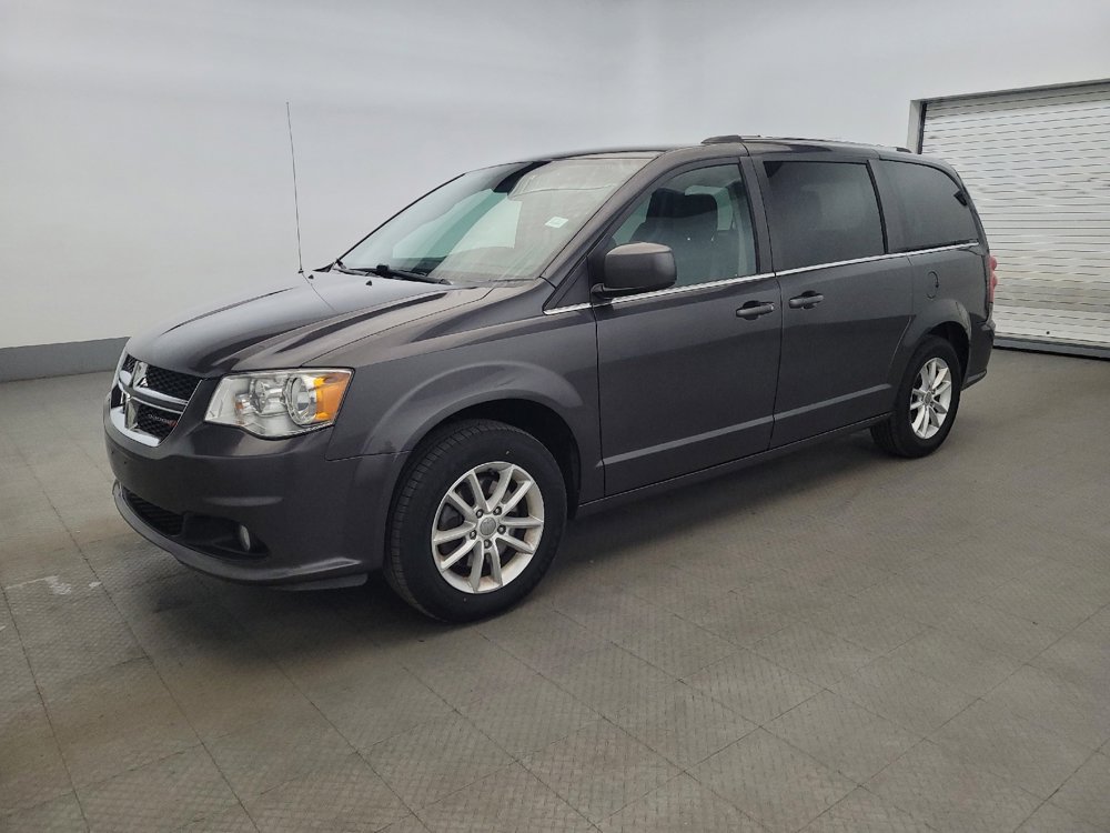 Used 2019 Dodge Grand Caravan SXT image 2