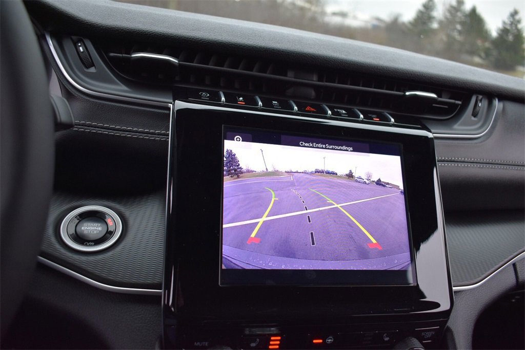 Used 2025 Jeep Grand Cherokee Laredo w/ Luxury Tech Group I image 20