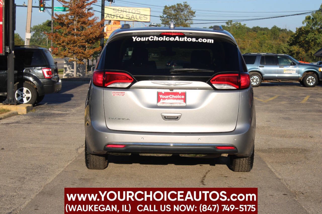 Used 2018 Chrysler Pacifica Touring-L image 6