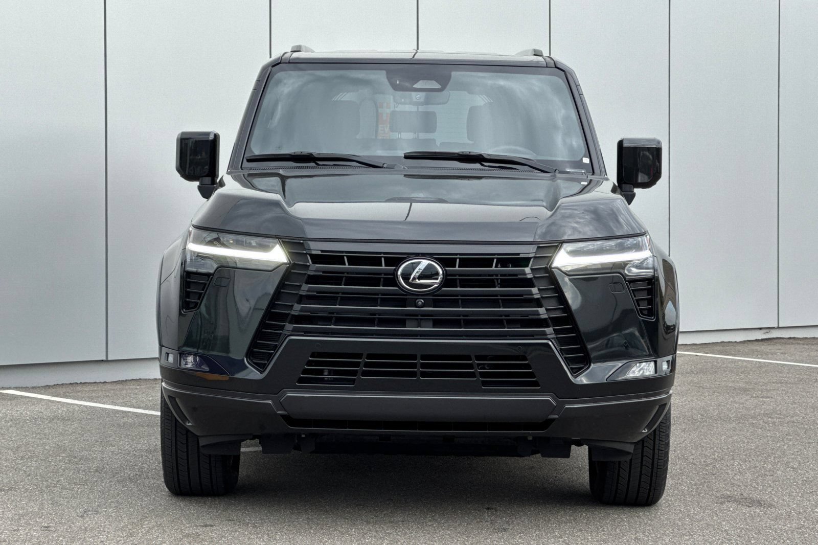 Used 2025 Lexus GX 550 w/ Accessory Package (Z1) AWD/4WD image 8
