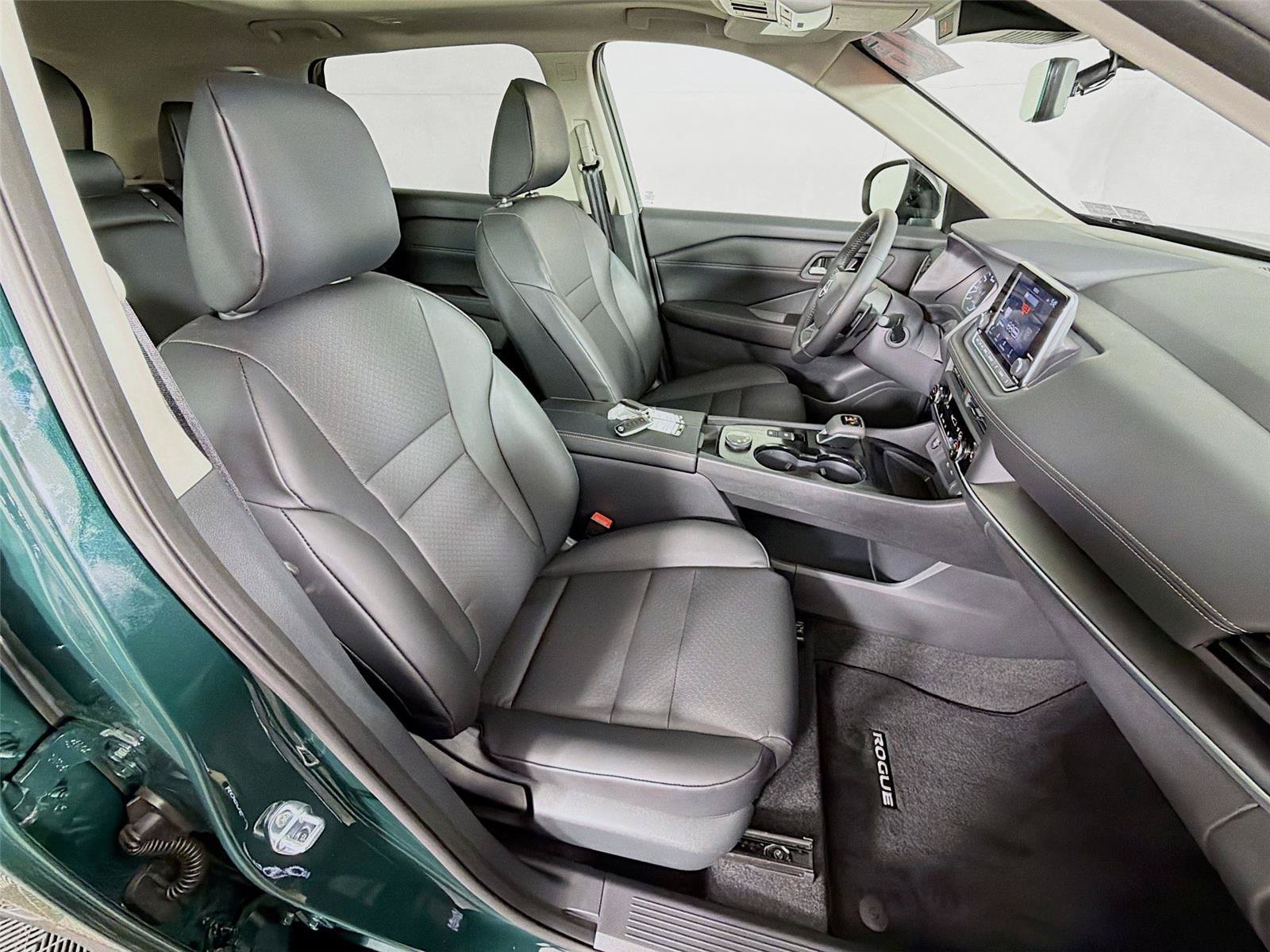 Used 2026 Nissan Rogue Dark Armor AWD/4WD image 29