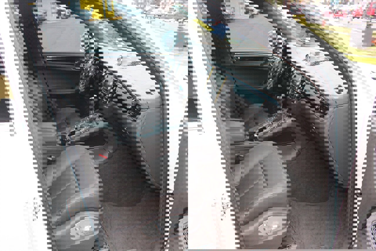 Used 2016 Porsche Macan S image 12