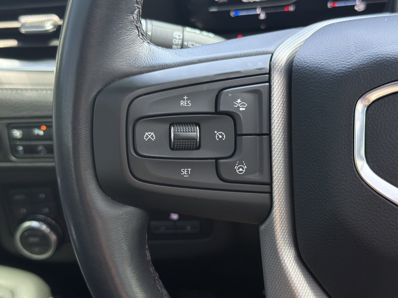 Used 2023 GMC Yukon Denali w/ Denali Reserve Package AWD/4WD image 19