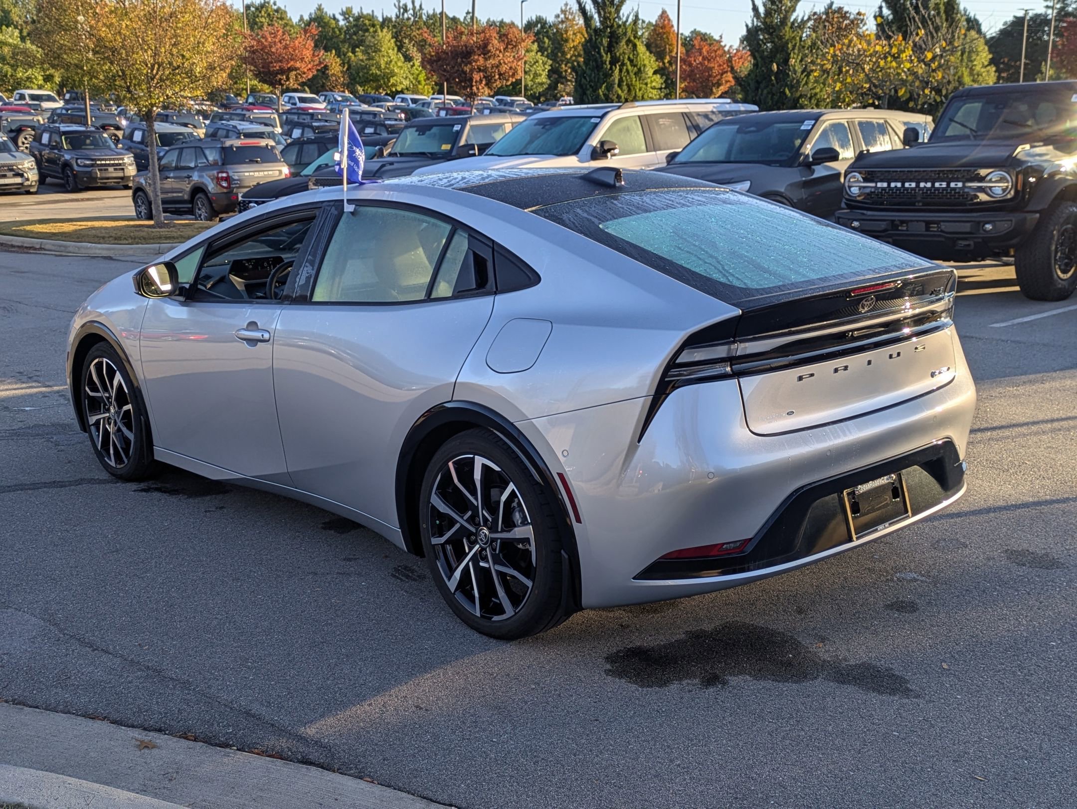 Used 2025 Toyota Prius Plug-In Hybrid image 6